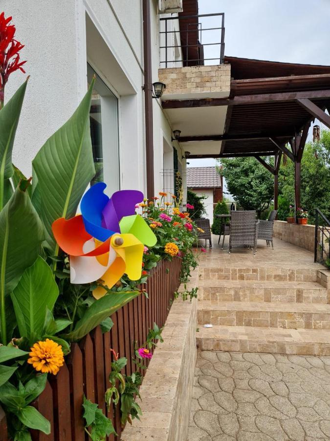 Nobless Villa Mereni  Exterior photo
