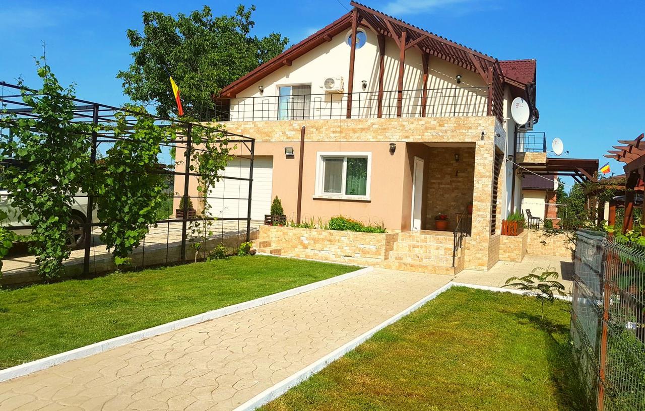 Nobless Villa Mereni  Exterior photo